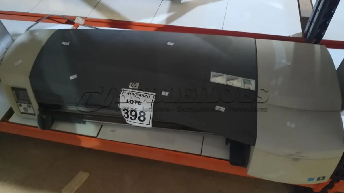 LOTE 398 - 01 PLOTTER DE MESA MODELO DESIGNJET 111 MARCA HP. (NO ESTADO) ATENÇÃO! FAZER A VISITAÇÃO ANTES DE ARREMATAR, NÃO SABEMOS SE FUNCIONA, LEILÃO NÃO TEM GARANTIA E NEM DEVOLUÇÃO, SUJEITO A POSSÍVEIS AVARIAS VISÍVEIS/OCULTAS E/OU AUSÊNCIA DE COMPONENTES.