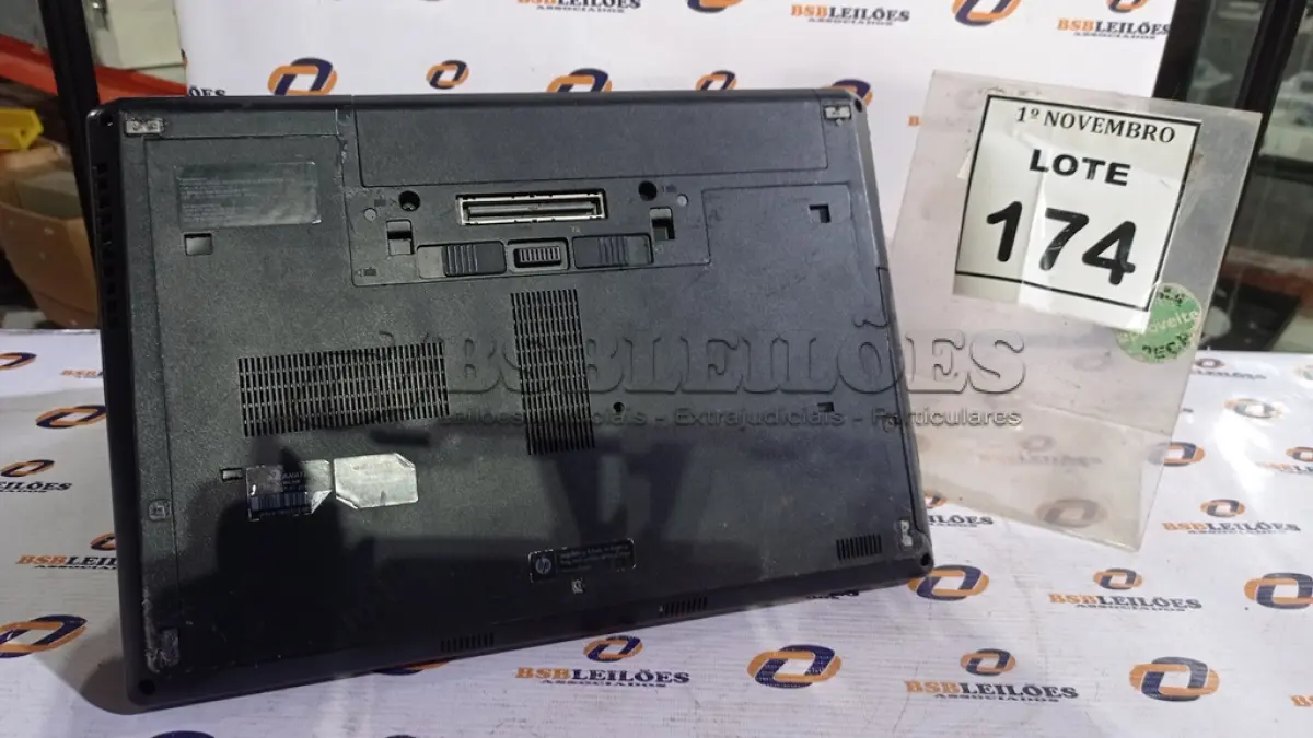 LOTE 174 - 01 NOTEBOOK MARCA HP. (NO ESTADO) ATENÇÃO! FAZER A VISITAÇÃO ANTES DE ARREMATAR, NÃO SABEMOS SE FUNCIONA, LEILÃO NÃO TEM GARANTIA E NEM DEVOLUÇÃO, SUJEITO A POSSÍVEIS AVARIAS VISÍVEIS/OCULTAS E/OU AUSÊNCIA DE COMPONENTES.