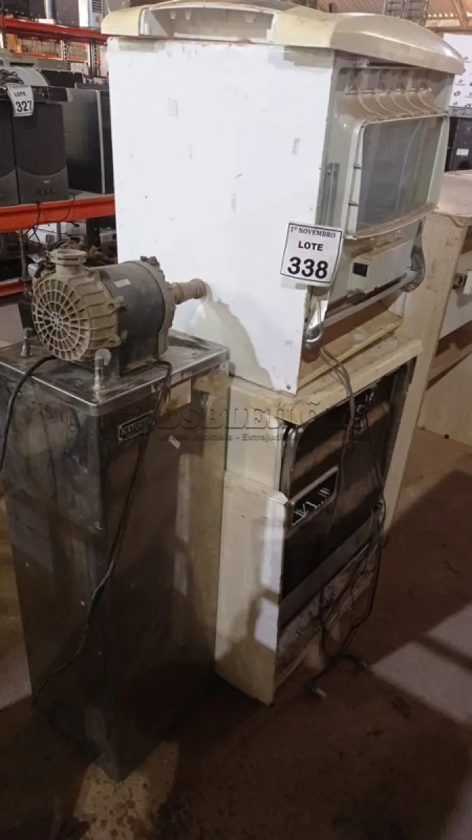 LOTE 338 - 01 MOTOBOMBA, 01 BEBEDOURO INOX E 02 SUCATAS DE LAVA LOUÇA. (NO ESTADO) ATENÇÃO! FAZER A VISITAÇÃO ANTES DE ARREMATAR, NÃO SABEMOS SE FUNCIONA, LEILÃO NÃO TEM GARANTIA E NEM DEVOLUÇÃO, SUJEITO A POSSÍVEIS AVARIAS VISÍVEIS/OCULTAS E/OU AUSÊNCIA DE COMPONENTES.