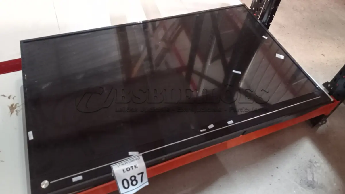LOTE 087 - 01 TV LC 49’’MARCA PHILCO. (NO ESTADO) ATENÇÃO! FAZER A VISITAÇÃO ANTES DE ARREMATAR, NÃO SABEMOS SE FUNCIONA, LEILÃO NÃO TEM GARANTIA E NEM DEVOLUÇÃO, SUJEITO A POSSÍVEIS AVARIAS VISÍVEIS/OCULTAS E/OU AUSÊNCIA DE COMPONENTES.