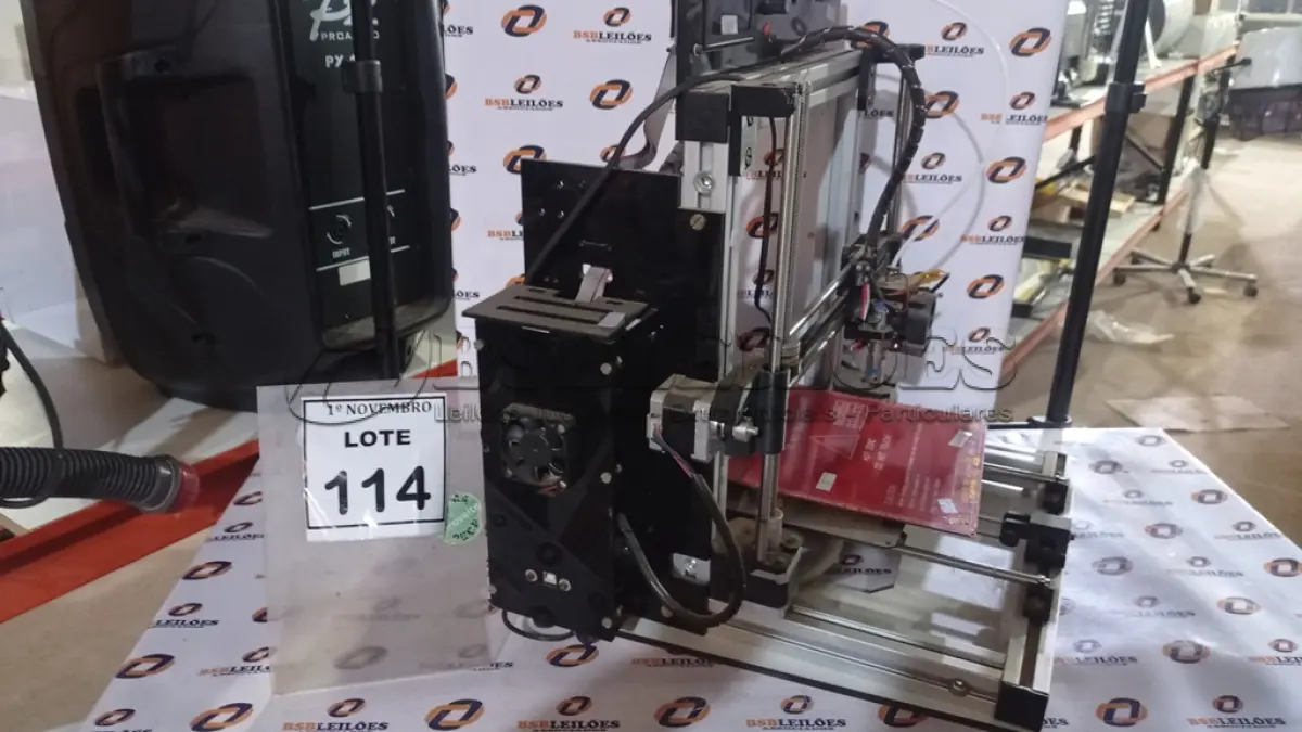 LOTE 114 - 01 IMPRESSORA 3D. (NO ESTADO) ATENÇÃO! FAZER A VISITAÇÃO ANTES DE ARREMATAR, NÃO SABEMOS SE FUNCIONA, LEILÃO NÃO TEM GARANTIA E NEM DEVOLUÇÃO, SUJEITO A POSSÍVEIS AVARIAS VISÍVEIS/OCULTAS E/OU AUSÊNCIA DE COMPONENTES.