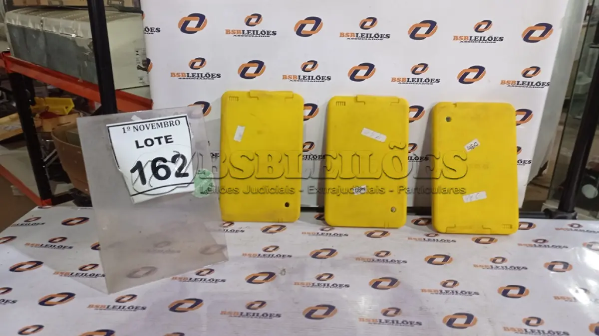 LOTE 162 - 03 TABLETS MARCA CCE. (NO ESTADO) ATENÇÃO! FAZER A VISITAÇÃO ANTES DE ARREMATAR, NÃO SABEMOS SE FUNCIONA, LEILÃO NÃO TEM GARANTIA E NEM DEVOLUÇÃO, SUJEITO A POSSÍVEIS AVARIAS VISÍVEIS/OCULTAS E/OU AUSÊNCIA DE COMPONENTES.