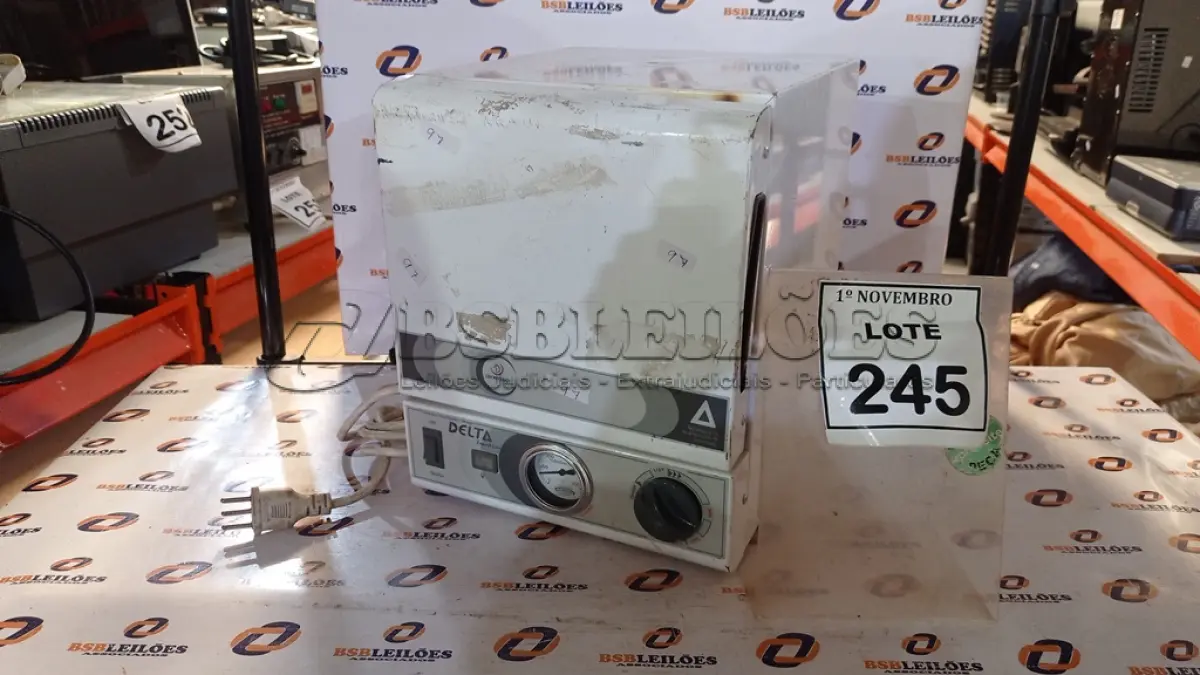 LOTE 245 - 01 ESTUFA PARA ESTERILIZAÇÃO E SECAGEM MARCA MASTER. (NO ESTADO) ATENÇÃO! FAZER A VISITAÇÃO ANTES DE ARREMATAR, NÃO SABEMOS SE FUNCIONA, LEILÃO NÃO TEM GARANTIA E NEM DEVOLUÇÃO, SUJEITO A POSSÍVEIS AVARIAS VISÍVEIS/OCULTAS E/OU AUSÊNCIA DE COMPONENTES.