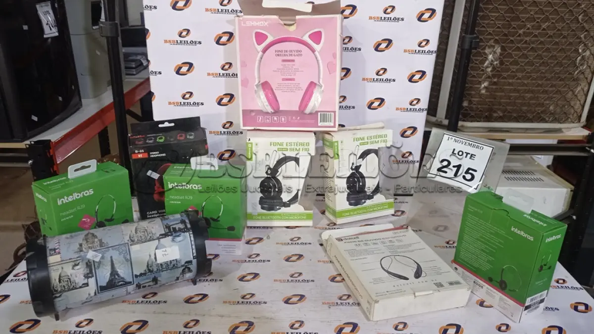 LOTE 215 - 01 LOTE COM VÁRIOS HEADPHONES DE MARCAS E MODELOS DIVERSOS. (NO ESTADO) ATENÇÃO! FAZER A VISITAÇÃO ANTES DE ARREMATAR, NÃO SABEMOS SE FUNCIONA, LEILÃO NÃO TEM GARANTIA E NEM DEVOLUÇÃO, SUJEITO A POSSÍVEIS AVARIAS VISÍVEIS/OCULTAS E/OU AUSÊNCIA DE COMPONENTES.