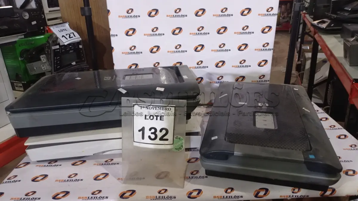 LOTE 132 - 02 SCANNERS DE MESA MARCA HP E 01 SCANNER MARCA KODAK. (NO ESTADO) ATENÇÃO! FAZER A VISITAÇÃO ANTES DE ARREMATAR, NÃO SABEMOS SE FUNCIONA, LEILÃO NÃO TEM GARANTIA E NEM DEVOLUÇÃO, SUJEITO A POSSÍVEIS AVARIAS VISÍVEIS/OCULTAS E/OU AUSÊNCIA DE COMPONENTES.