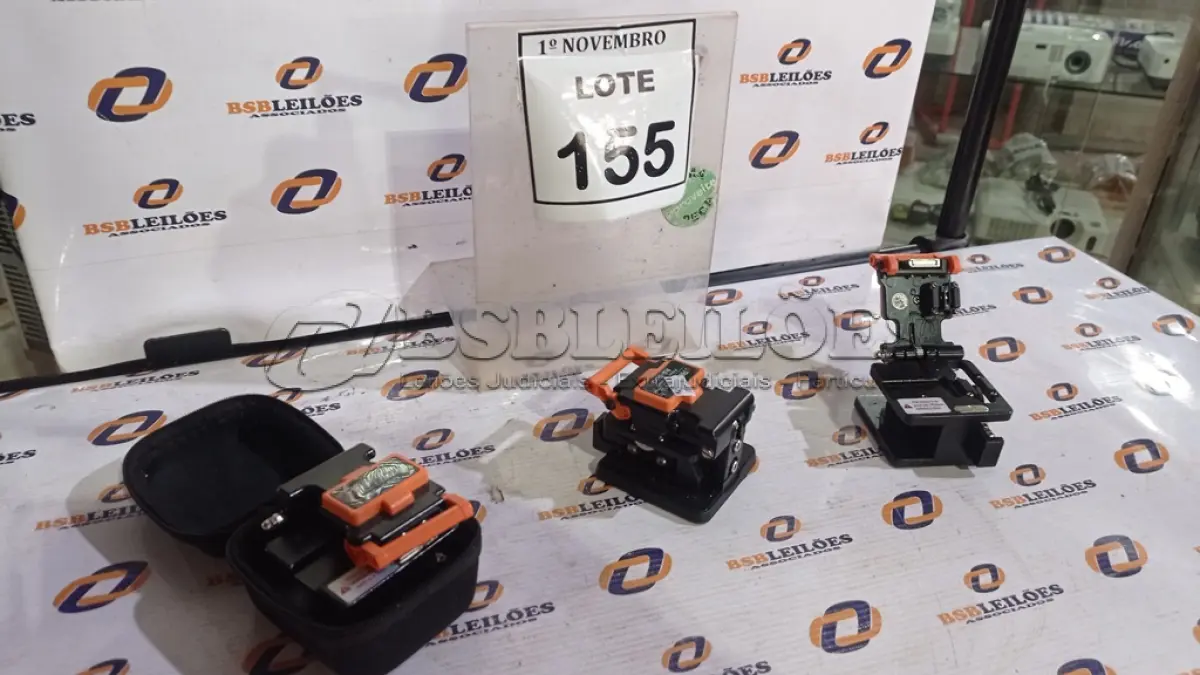 LOTE 155 - 03 CLIVADORES DE PRECISÃO. (NO ESTADO) ATENÇÃO! FAZER A VISITAÇÃO ANTES DE ARREMATAR, NÃO SABEMOS SE FUNCIONA, LEILÃO NÃO TEM GARANTIA E NEM DEVOLUÇÃO, SUJEITO A POSSÍVEIS AVARIAS VISÍVEIS/OCULTAS E/OU AUSÊNCIA DE COMPONENTES.