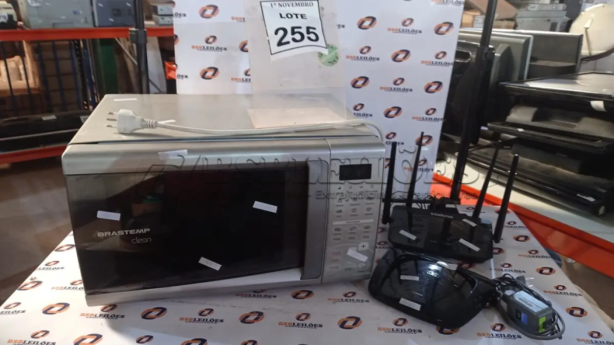 LOTE 255 - 01 MICRO-ONDAS MARCA BRASTEMP E 02 ROTEADORES. (NO ESTADO) ATENÇÃO! FAZER A VISITAÇÃO ANTES DE ARREMATAR, NÃO SABEMOS SE FUNCIONA, LEILÃO NÃO TEM GARANTIA E NEM DEVOLUÇÃO, SUJEITO A POSSÍVEIS AVARIAS VISÍVEIS/OCULTAS E/OU AUSÊNCIA DE COMPONENTES.