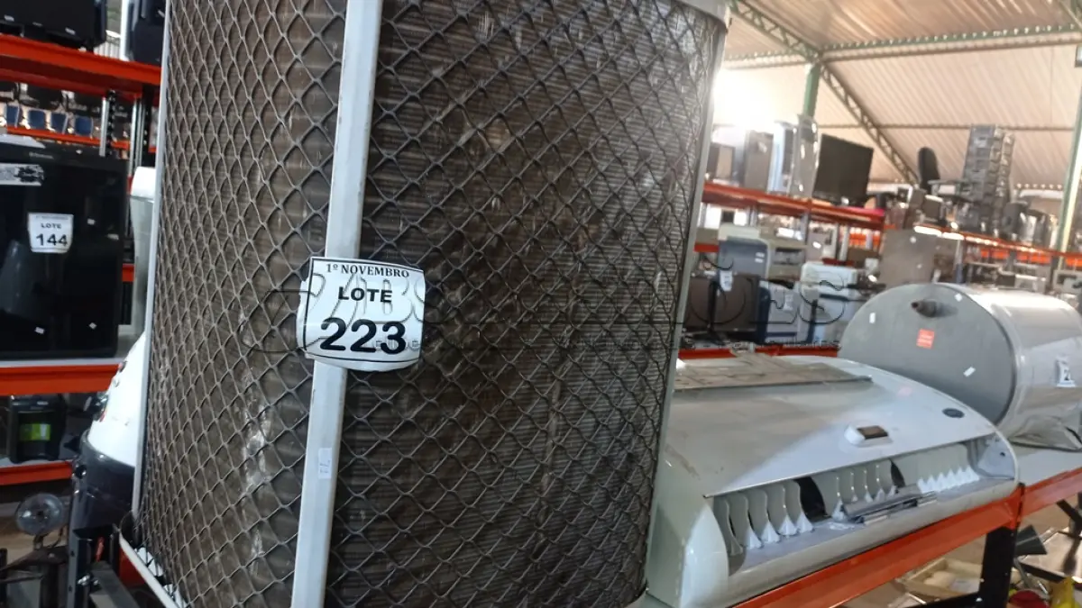 LOTE 223 - 01 CONDENSADORA 220V 36000 BTU MARCA CARRIER E 01 EVAPORADORA MARCA CARRIER. (NO ESTADO) ATENÇÃO! FAZER A VISITAÇÃO ANTES DE ARREMATAR, NÃO SABEMOS SE FUNCIONA, LEILÃO NÃO TEM GARANTIA E NEM DEVOLUÇÃO, SUJEITO A POSSÍVEIS AVARIAS VISÍVEIS/OCULTAS E/OU AUSÊNCIA DE COMPONENTES.