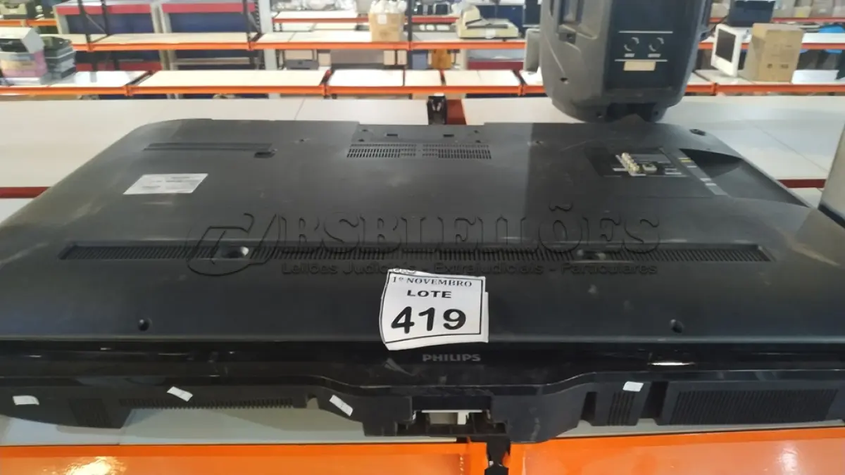 LOTE 419 - 01 TV LCD 40’’ MARCA PHILIPS E 01 TV LCD 50’’ MARCA SAMSUNG. (NO ESTADO) ATENÇÃO! FAZER A VISITAÇÃO ANTES DE ARREMATAR, NÃO SABEMOS SE FUNCIONA, LEILÃO NÃO TEM GARANTIA E NEM DEVOLUÇÃO, SUJEITO A POSSÍVEIS AVARIAS VISÍVEIS/OCULTAS E/OU AUSÊNCIA DE COMPONENTES.