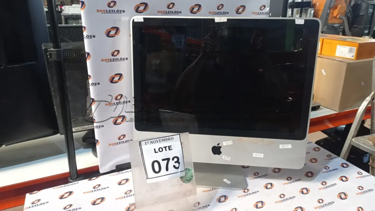 LOTE 073 - 01 IMAC APPLE. (NO ESTADO) ATENÇÃO! FAZER A VISITAÇÃO ANTES DE ARREMATAR, NÃO SABEMOS SE FUNCIONA, LEILÃO NÃO TEM GARANTIA E NEM DEVOLUÇÃO, SUJEITO A POSSÍVEIS AVARIAS VISÍVEIS/OCULTAS E/OU AUSÊNCIA DE COMPONENTES.
