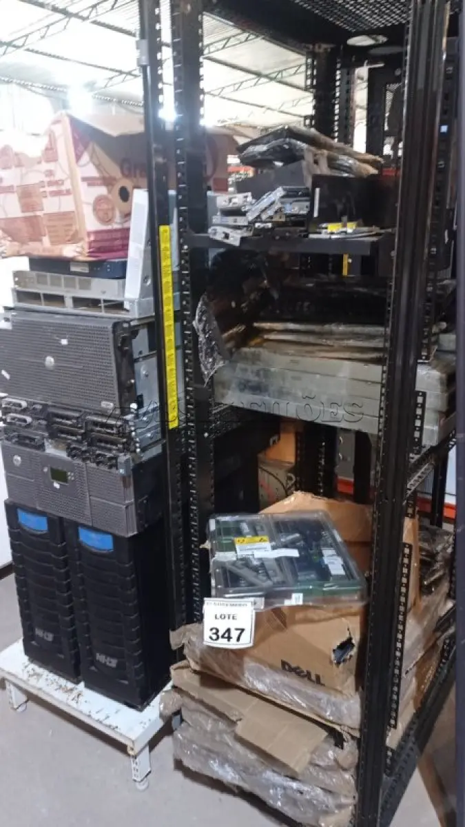 LOTE 347 - 01 RACK SERVIDOR DESMONTADO MARCA DELL  COM 34 MEMÓRIAS E GRANDE QUANTIDADE DE TECLADOS. (NO ESTADO) ATENÇÃO! FAZER A VISITAÇÃO ANTES DE ARREMATAR, NÃO SABEMOS SE FUNCIONA, LEILÃO NÃO TEM GARANTIA E NEM DEVOLUÇÃO, SUJEITO A POSSÍVEIS AVARIAS VISÍVEIS/OCULTAS E/OU AUSÊNCIA DE COMPONENTES.