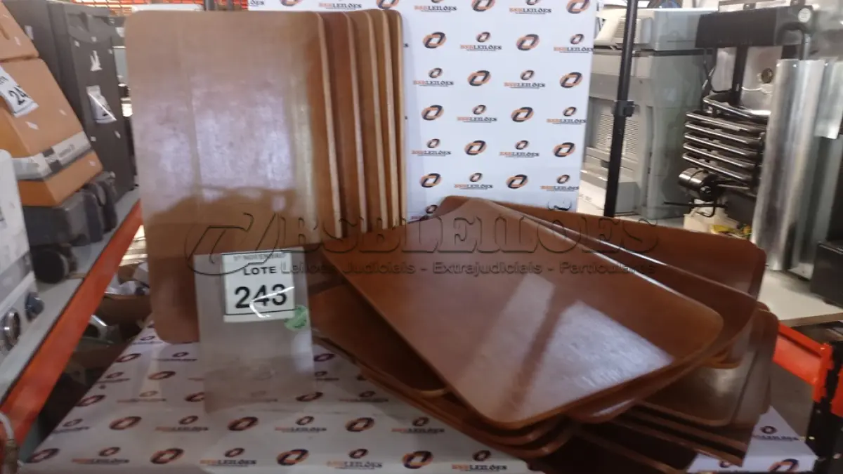LOTE 243 - 20 PLACAS DE MADEIRA . (NO ESTADO) ATENÇÃO! FAZER A VISITAÇÃO ANTES DE ARREMATAR, NÃO SABEMOS SE FUNCIONA, LEILÃO NÃO TEM GARANTIA E NEM DEVOLUÇÃO, SUJEITO A POSSÍVEIS AVARIAS VISÍVEIS/OCULTAS E/OU AUSÊNCIA DE COMPONENTES.