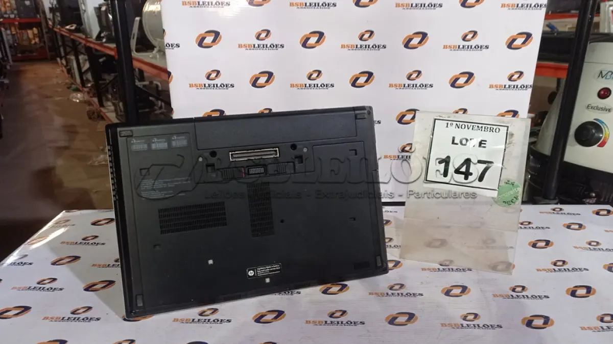 LOTE 147 - 01 NOTEBOOK MARCA HP. (NO ESTADO) ATENÇÃO! FAZER A VISITAÇÃO ANTES DE ARREMATAR, NÃO SABEMOS SE FUNCIONA, LEILÃO NÃO TEM GARANTIA E NEM DEVOLUÇÃO, SUJEITO A POSSÍVEIS AVARIAS VISÍVEIS/OCULTAS E/OU AUSÊNCIA DE COMPONENTES.