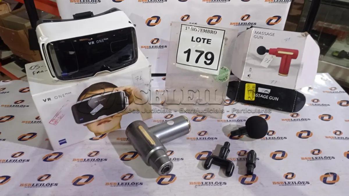 LOTE 179 - 01 ÓCULOS VR E 01 MASSAGEADOR. (NO ESTADO) ATENÇÃO! FAZER A VISITAÇÃO ANTES DE ARREMATAR, NÃO SABEMOS SE FUNCIONA, LEILÃO NÃO TEM GARANTIA E NEM DEVOLUÇÃO, SUJEITO A POSSÍVEIS AVARIAS VISÍVEIS/OCULTAS E/OU AUSÊNCIA DE COMPONENTES.