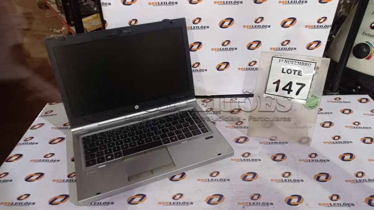 LOTE 147 - 01 NOTEBOOK MARCA HP. (NO ESTADO) ATENÇÃO! FAZER A VISITAÇÃO ANTES DE ARREMATAR, NÃO SABEMOS SE FUNCIONA, LEILÃO NÃO TEM GARANTIA E NEM DEVOLUÇÃO, SUJEITO A POSSÍVEIS AVARIAS VISÍVEIS/OCULTAS E/OU AUSÊNCIA DE COMPONENTES.