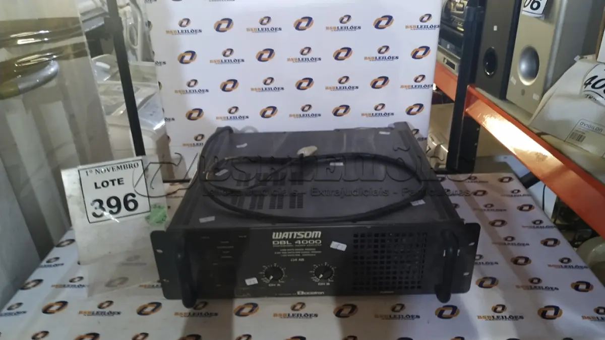 LOTE 396 - 01 AMPLIFICADOR PROFISSIONAL MODELO DBL 4000 MARCA WATTSOM. (NO ESTADO) ATENÇÃO! FAZER A VISITAÇÃO ANTES DE ARREMATAR, NÃO SABEMOS SE FUNCIONA, LEILÃO NÃO TEM GARANTIA E NEM DEVOLUÇÃO, SUJEITO A POSSÍVEIS AVARIAS VISÍVEIS/OCULTAS E/OU AUSÊNCIA DE COMPONENTES.