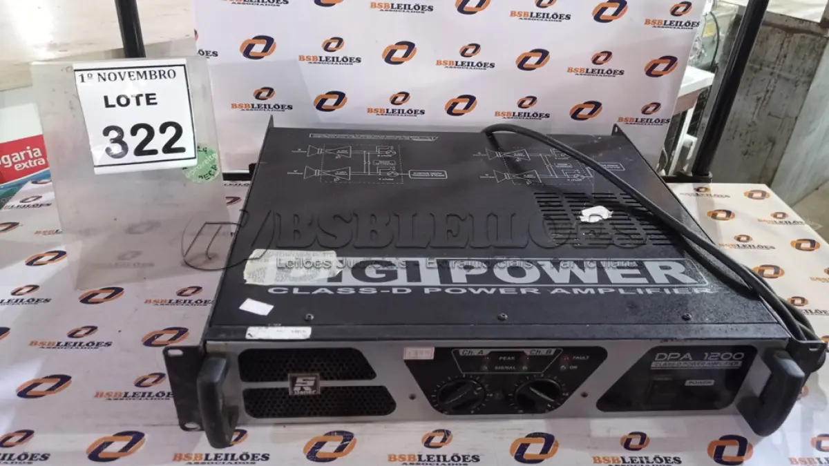 LOTE 322 - 01 AMPLIFICADOR MODELO DPA 1200 MARCA DIGIPOWER. (NO ESTADO) ATENÇÃO! FAZER A VISITAÇÃO ANTES DE ARREMATAR, NÃO SABEMOS SE FUNCIONA, LEILÃO NÃO TEM GARANTIA E NEM DEVOLUÇÃO, SUJEITO A POSSÍVEIS AVARIAS VISÍVEIS/OCULTAS E/OU AUSÊNCIA DE COMPONENTES.