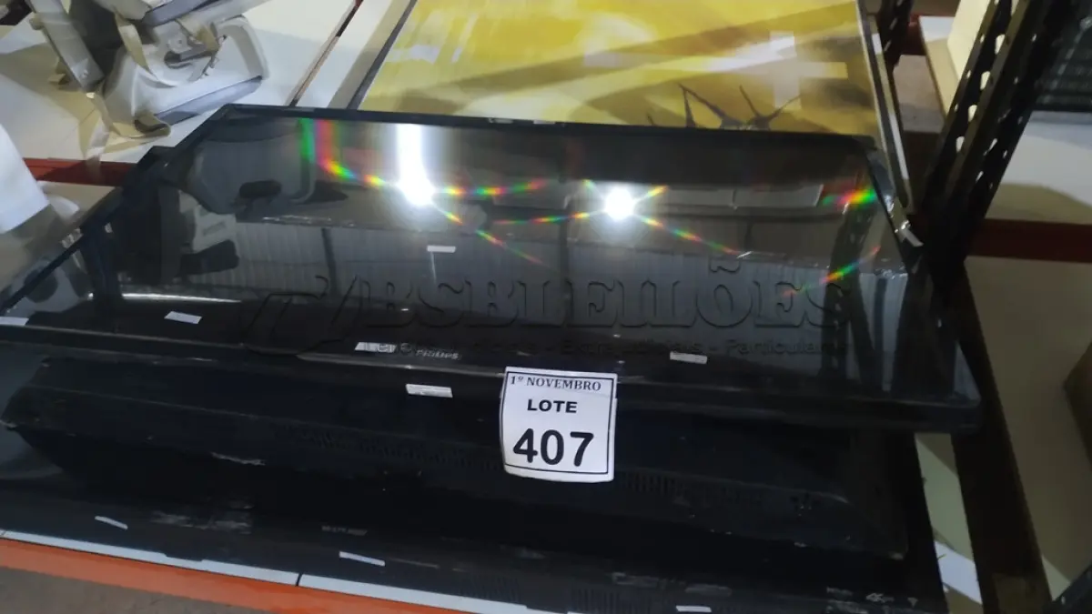 LOTE 407 - 03 TVS LCD MARCAS E MODELOS DIVERSOS PARA RETIRADA DE PEÇAS. (NO ESTADO) ATENÇÃO! FAZER A VISITAÇÃO ANTES DE ARREMATAR, NÃO SABEMOS SE FUNCIONA, LEILÃO NÃO TEM GARANTIA E NEM DEVOLUÇÃO, SUJEITO A POSSÍVEIS AVARIAS VISÍVEIS/OCULTAS E/OU AUSÊNCIA DE COMPONENTES.