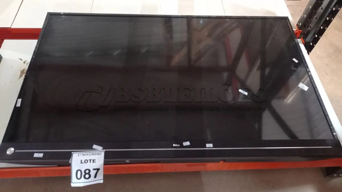 LOTE 087 - 01 TV LC 49’’MARCA PHILCO. (NO ESTADO) ATENÇÃO! FAZER A VISITAÇÃO ANTES DE ARREMATAR, NÃO SABEMOS SE FUNCIONA, LEILÃO NÃO TEM GARANTIA E NEM DEVOLUÇÃO, SUJEITO A POSSÍVEIS AVARIAS VISÍVEIS/OCULTAS E/OU AUSÊNCIA DE COMPONENTES.