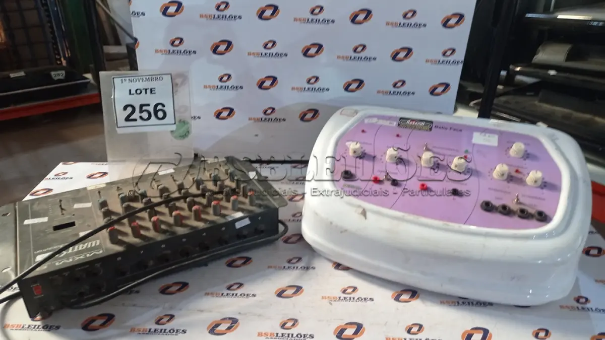 LOTE 256 - 01 APARELHO DE ALTA FREQUÊNCIA BELLE FACE MARCA ELETROBEL E 01 MESA DE SOM MXM 8. (NO ESTADO) ATENÇÃO! FAZER A VISITAÇÃO ANTES DE ARREMATAR, NÃO SABEMOS SE FUNCIONA, LEILÃO NÃO TEM GARANTIA E NEM DEVOLUÇÃO, SUJEITO A POSSÍVEIS AVARIAS VISÍVEIS/OCULTAS E/OU AUSÊNCIA DE COMPONENTES