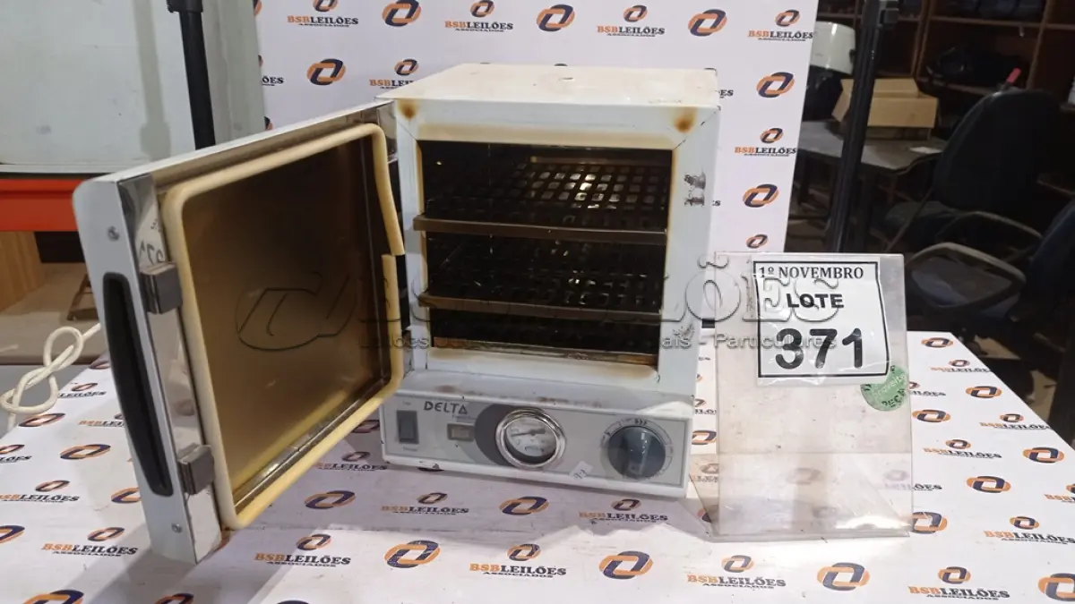 LOTE 371 - 01 ESTUFA PARA ESTERILIZAÇÃO E SECAGEM MARCA MASTER. (NO ESTADO) ATENÇÃO! FAZER A VISITAÇÃO ANTES DE ARREMATAR, NÃO SABEMOS SE FUNCIONA, LEILÃO NÃO TEM GARANTIA E NEM DEVOLUÇÃO, SUJEITO A POSSÍVEIS AVARIAS VISÍVEIS/OCULTAS E/OU AUSÊNCIA DE COMPONENTES.