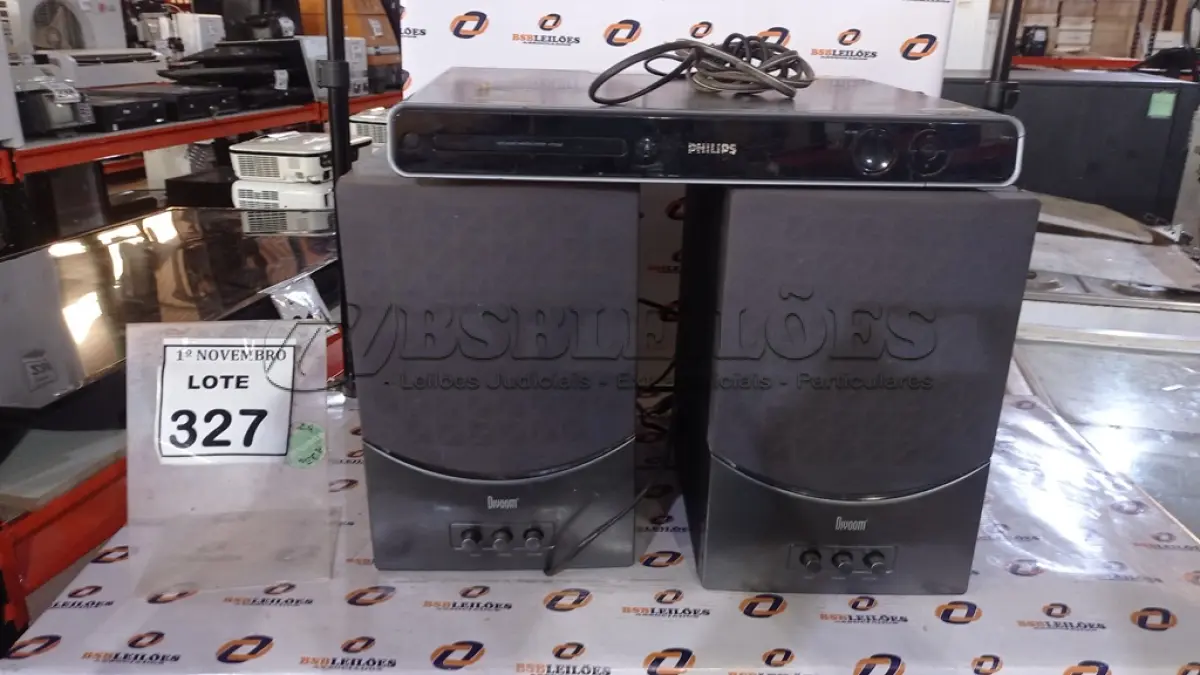 LOTE 327 - 01 DVD HOME THEATER MARCA PHILCO COM 02 CAIXAS MARCAS DIVOOM. (NO ESTADO) ATENÇÃO! FAZER A VISITAÇÃO ANTES DE ARREMATAR, NÃO SABEMOS SE FUNCIONA, LEILÃO NÃO TEM GARANTIA E NEM DEVOLUÇÃO, SUJEITO A POSSÍVEIS AVARIAS VISÍVEIS/OCULTAS E/OU AUSÊNCIA DE COMPONENTES.