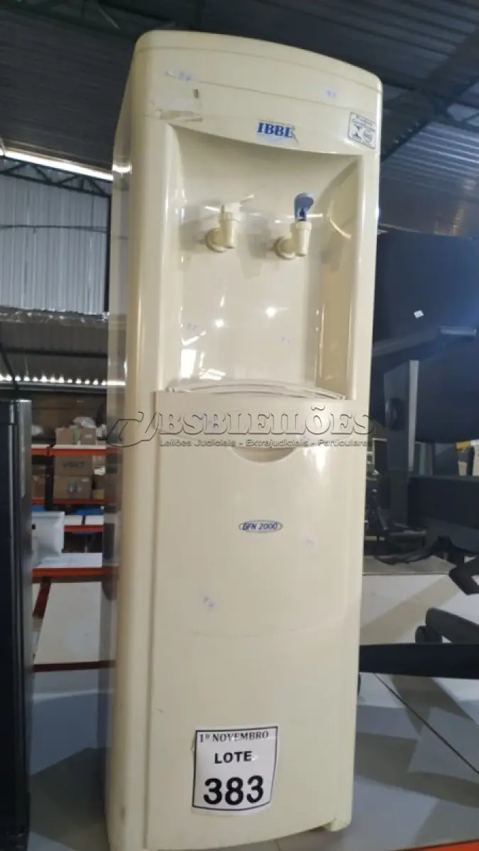 LOTE 383 - 01 BEBEDOURO PARA GARRAFÃO. (NO ESTADO) ATENÇÃO! FAZER A VISITAÇÃO ANTES DE ARREMATAR, NÃO SABEMOS SE FUNCIONA, LEILÃO NÃO TEM GARANTIA E NEM DEVOLUÇÃO, SUJEITO A POSSÍVEIS AVARIAS VISÍVEIS/OCULTAS E/OU AUSÊNCIA DE COMPONENTES.