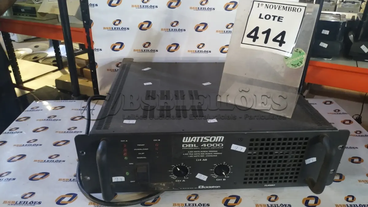 LOTE 414 - 01 AMPLIFICADOR PROFISSIONAL MODELO DBL 4000 MARCA WATTSOM. (NO ESTADO) ATENÇÃO! FAZER A VISITAÇÃO ANTES DE ARREMATAR, NÃO SABEMOS SE FUNCIONA, LEILÃO NÃO TEM GARANTIA E NEM DEVOLUÇÃO, SUJEITO A POSSÍVEIS AVARIAS VISÍVEIS/OCULTAS E/OU AUSÊNCIA DE COMPONENTES.