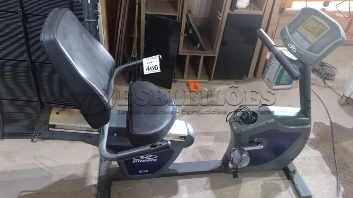 LOTE 466 - 01 BICICLETA ERGOMÉTRICA RECLINADA MARCA OLYMPIKUS. (NO ESTADO) ATENÇÃO! FAZER A VISITAÇÃO ANTES DE ARREMATAR, NÃO SABEMOS SE FUNCIONA, LEILÃO NÃO TEM GARANTIA E NEM DEVOLUÇÃO, SUJEITO A POSSÍVEIS AVARIAS VISÍVEIS/OCULTAS E/OU AUSÊNCIA DE COMPONENTES.