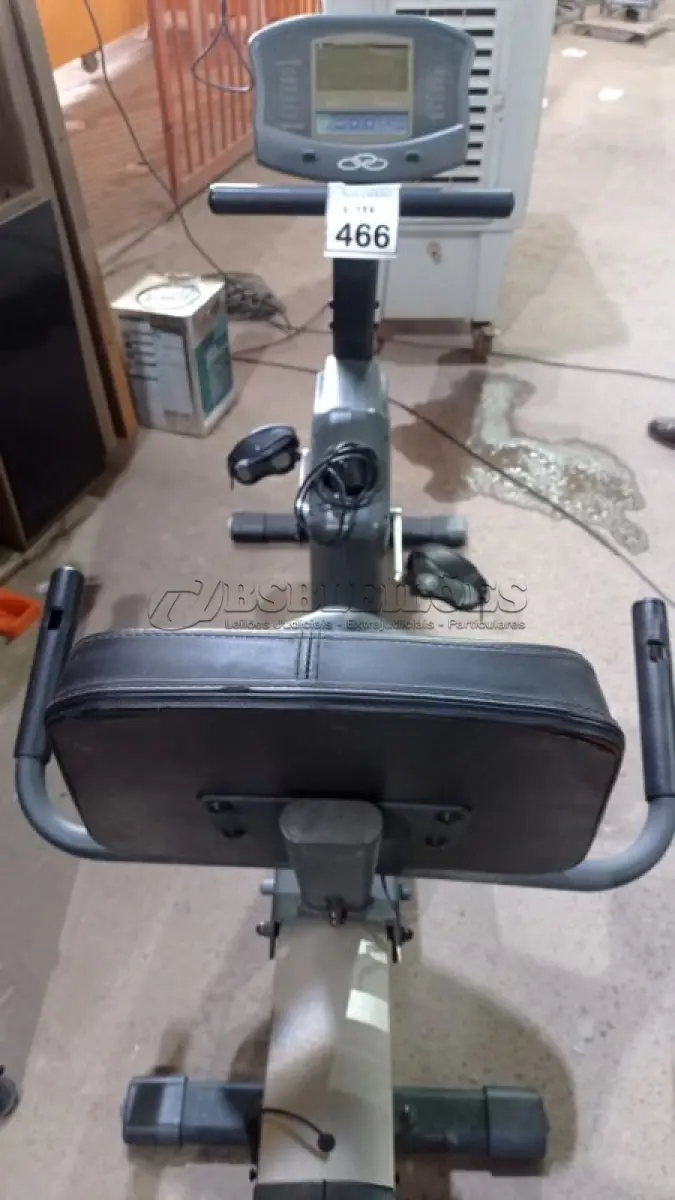 LOTE 466 - 01 BICICLETA ERGOMÉTRICA RECLINADA MARCA OLYMPIKUS. (NO ESTADO) ATENÇÃO! FAZER A VISITAÇÃO ANTES DE ARREMATAR, NÃO SABEMOS SE FUNCIONA, LEILÃO NÃO TEM GARANTIA E NEM DEVOLUÇÃO, SUJEITO A POSSÍVEIS AVARIAS VISÍVEIS/OCULTAS E/OU AUSÊNCIA DE COMPONENTES.