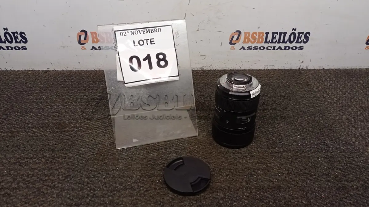 LOTE 018 - 01 LENTE DE CÂMERA 18-35MM MARCA SIGMA. (NO ESTADO) ATENÇÃO! FAZER A VISITAÇÃO ANTES DE ARREMATAR, NÃO SABEMOS SE FUNCIONA, LEILÃO NÃO TEM GARANTIA E NEM DEVOLUÇÃO, SUJEITO A POSSÍVEIS AVARIAS VISÍVEIS/OCULTAS E/OU AUSÊNCIA DE COMPONENTES.