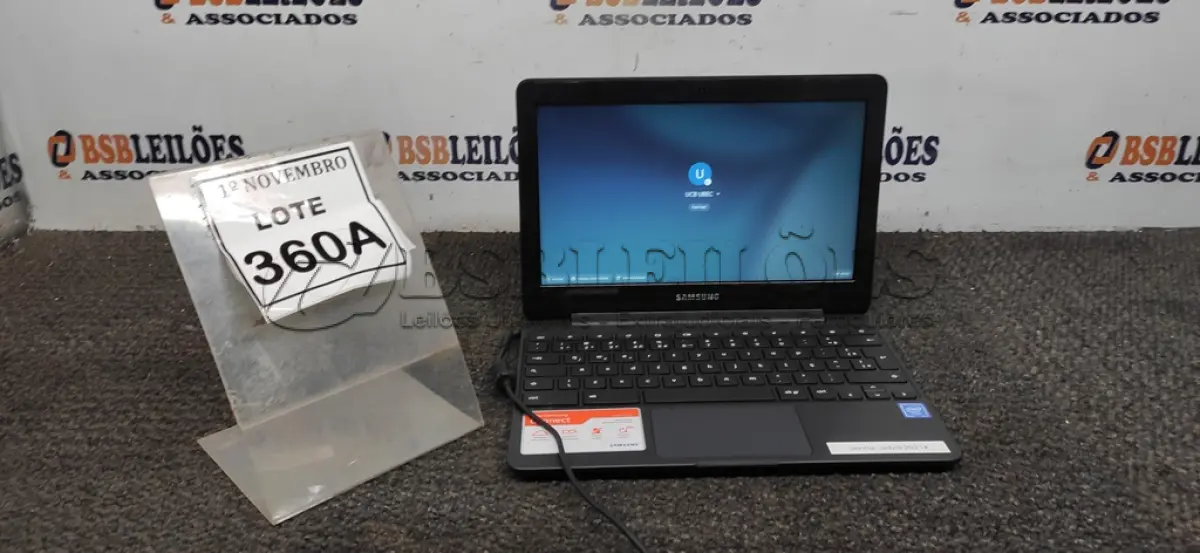 LOTE 360 - 01 NOTEBOOK TELA 11.6’’ 2GB DE MEMÓRIA MARCA SAMSUNG. (NO ESTADO) ATENÇÃO! FAZER A VISITAÇÃO ANTES DE ARREMATAR, NÃO SABEMOS SE FUNCIONA, LEILÃO NÃO TEM GARANTIA E NEM DEVOLUÇÃO, SUJEITO A POSSÍVEIS AVARIAS VISÍVEIS/OCULTAS E/OU AUSÊNCIA DE COMPONENTES.