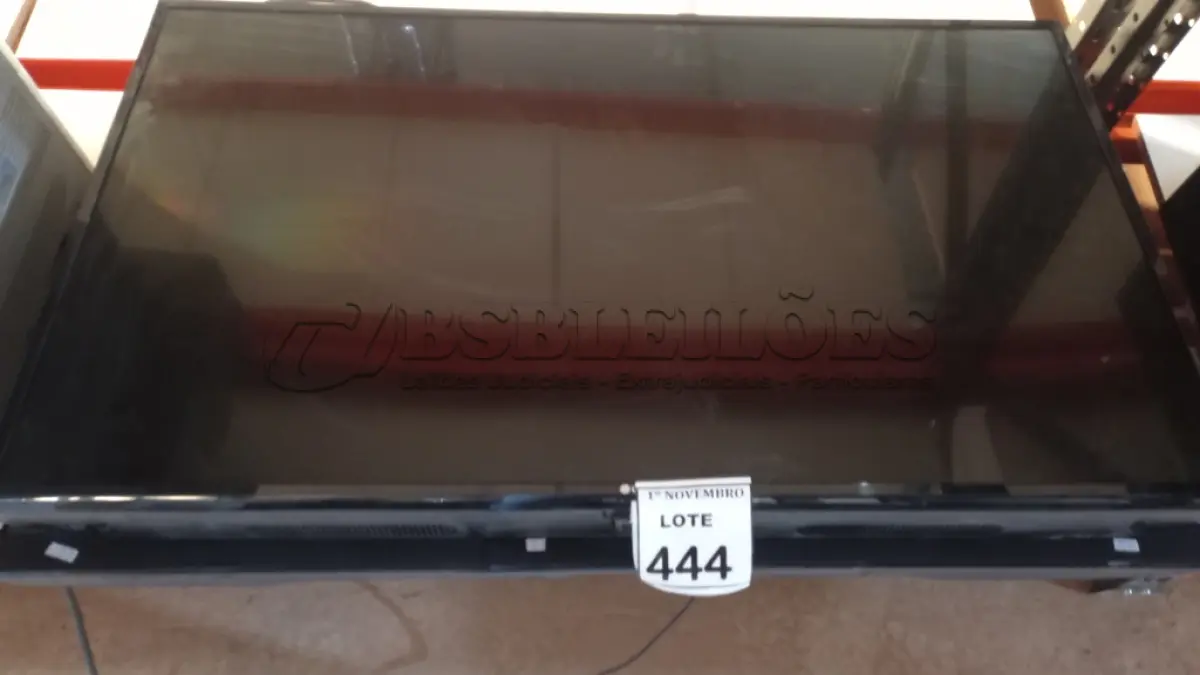 LOTE 444 - 01 TV 49’’ MARCA LG E 01 TV LCD 46’’ MARCA SONY. (NO ESTADO) ATENÇÃO! FAZER A VISITAÇÃO ANTES DE ARREMATAR, NÃO SABEMOS SE FUNCIONA, LEILÃO NÃO TEM GARANTIA E NEM DEVOLUÇÃO, SUJEITO A POSSÍVEIS AVARIAS VISÍVEIS/OCULTAS E/OU AUSÊNCIA DE COMPONENTES.