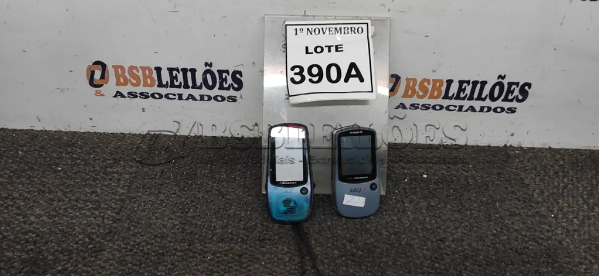LOTE 390 - 02 GPS MARCA GARMIN MODELOS LEGEND E LEGEND HCX. (NO ESTADO) ATENÇÃO! FAZER A VISITAÇÃO ANTES DE ARREMATAR, NÃO SABEMOS SE FUNCIONA, LEILÃO NÃO TEM GARANTIA E NEM DEVOLUÇÃO, SUJEITO A POSSÍVEIS AVARIAS VISÍVEIS/OCULTAS E/OU AUSÊNCIA DE COMPONENTES.