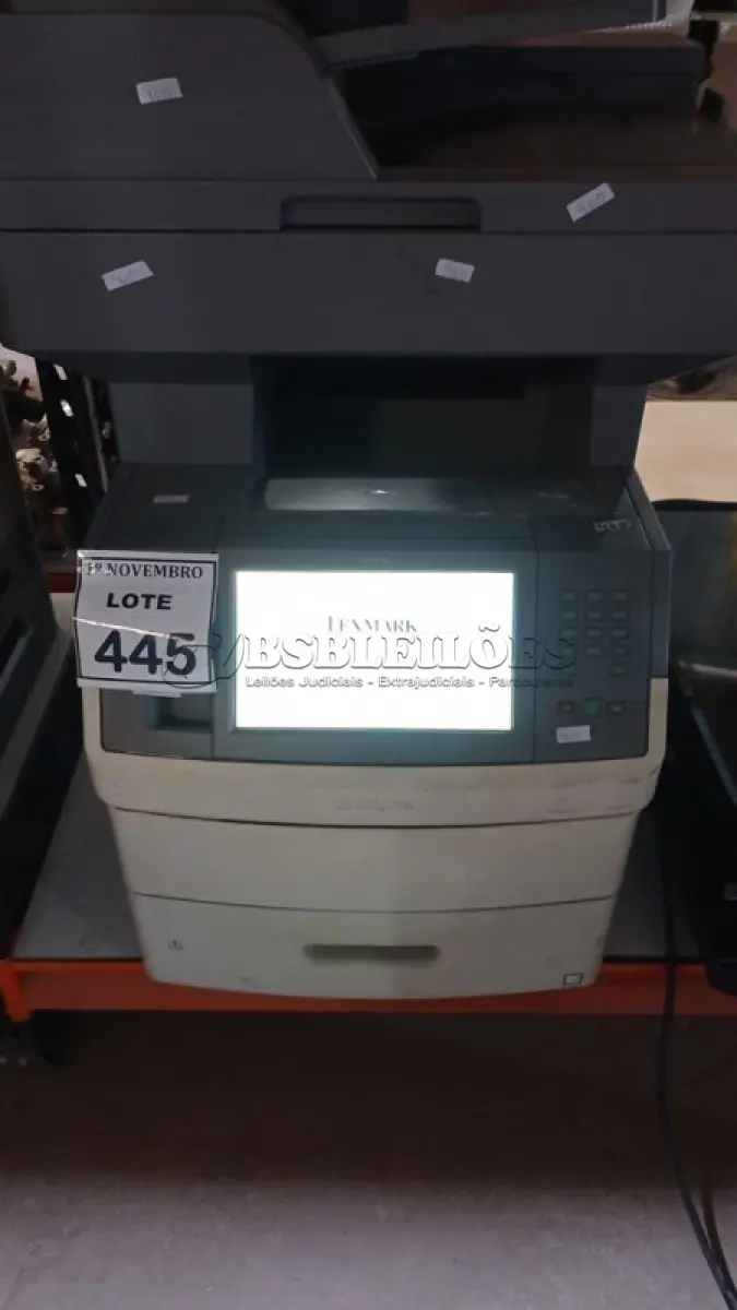 LOTE 445 - 01 IMPRESSORA MULTIFUNCIONAL MODELO X656DE MARCA LEXMARK. (NO ESTADO) ATENÇÃO! FAZER A VISITAÇÃO ANTES DE ARREMATAR, NÃO SABEMOS SE FUNCIONA, LEILÃO NÃO TEM GARANTIA E NEM DEVOLUÇÃO, SUJEITO A POSSÍVEIS AVARIAS VISÍVEIS/OCULTAS E/OU AUSÊNCIA DE COMPONENTES.