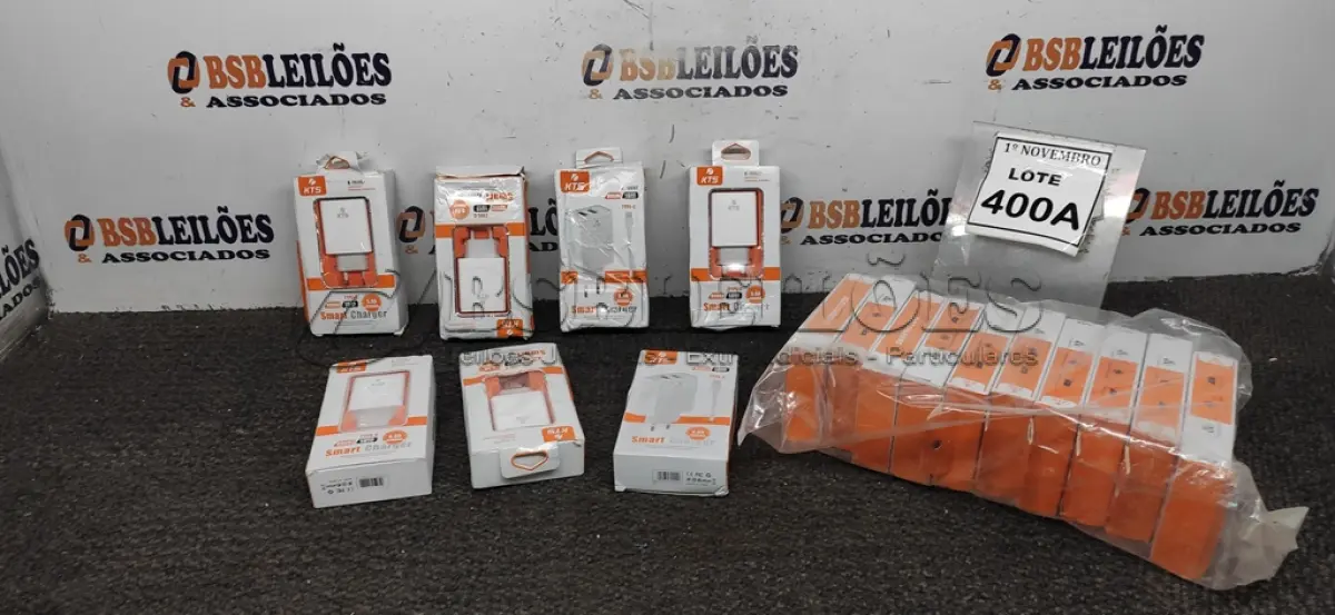 LOTE 400 - 01 LOTE COM VÁRIOS CARREGADORES DE CELULAR. (NO ESTADO) ATENÇÃO! FAZER A VISITAÇÃO ANTES DE ARREMATAR, NÃO SABEMOS SE FUNCIONA, LEILÃO NÃO TEM GARANTIA E NEM DEVOLUÇÃO, SUJEITO A POSSÍVEIS AVARIAS VISÍVEIS/OCULTAS E/OU AUSÊNCIA DE COMPONENTES.