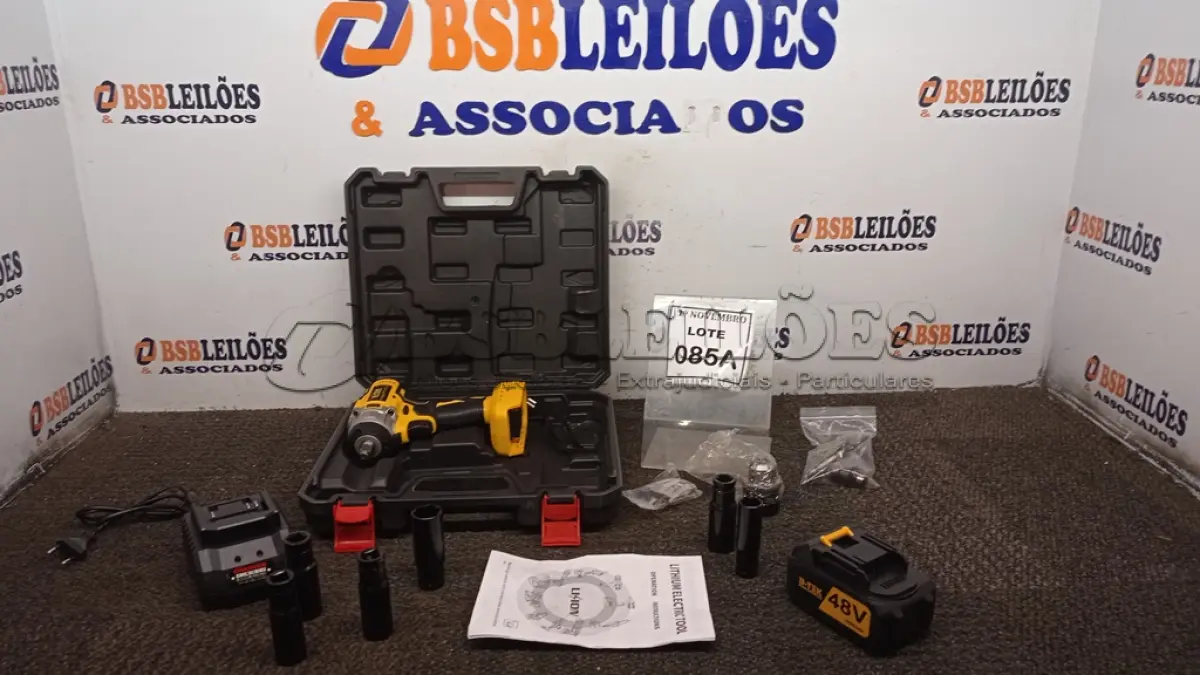 LOTE 085 - 01 CHAVE DE IMPACTO 48V A BATERIAS COM MALETA E ACESSÓRIOS (PRODUTO NOVO). (NO ESTADO) ATENÇÃO! FAZER A VISITAÇÃO ANTES DE ARREMATAR, NÃO SABEMOS SE FUNCIONA, LEILÃO NÃO TEM GARANTIA E NEM DEVOLUÇÃO, SUJEITO A POSSÍVEIS AVARIAS VISÍVEIS/OCULTAS E/OU AUSÊNCIA DE COMPONENTES.