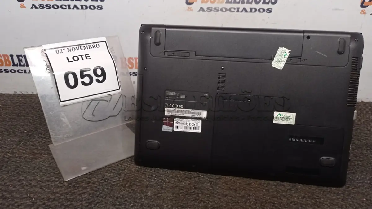 LOTE 059 - 01 NOTEBOOK MARCA SAMSUNG. (NO ESTADO) ATENÇÃO! FAZER A VISITAÇÃO ANTES DE ARREMATAR, NÃO SABEMOS SE FUNCIONA, LEILÃO NÃO TEM GARANTIA E NEM DEVOLUÇÃO, SUJEITO A POSSÍVEIS AVARIAS VISÍVEIS/OCULTAS E/OU AUSÊNCIA DE COMPONENTES.