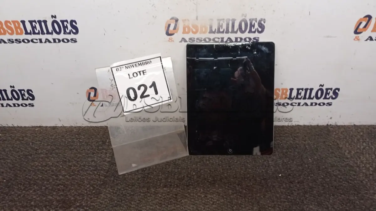 LOTE 021 - 01 IPAD APPLE 16GB. (NO ESTADO) ATENÇÃO! FAZER A VISITAÇÃO ANTES DE ARREMATAR, NÃO SABEMOS SE FUNCIONA, LEILÃO NÃO TEM GARANTIA E NEM DEVOLUÇÃO, SUJEITO A POSSÍVEIS AVARIAS VISÍVEIS/OCULTAS E/OU AUSÊNCIA DE COMPONENTES.