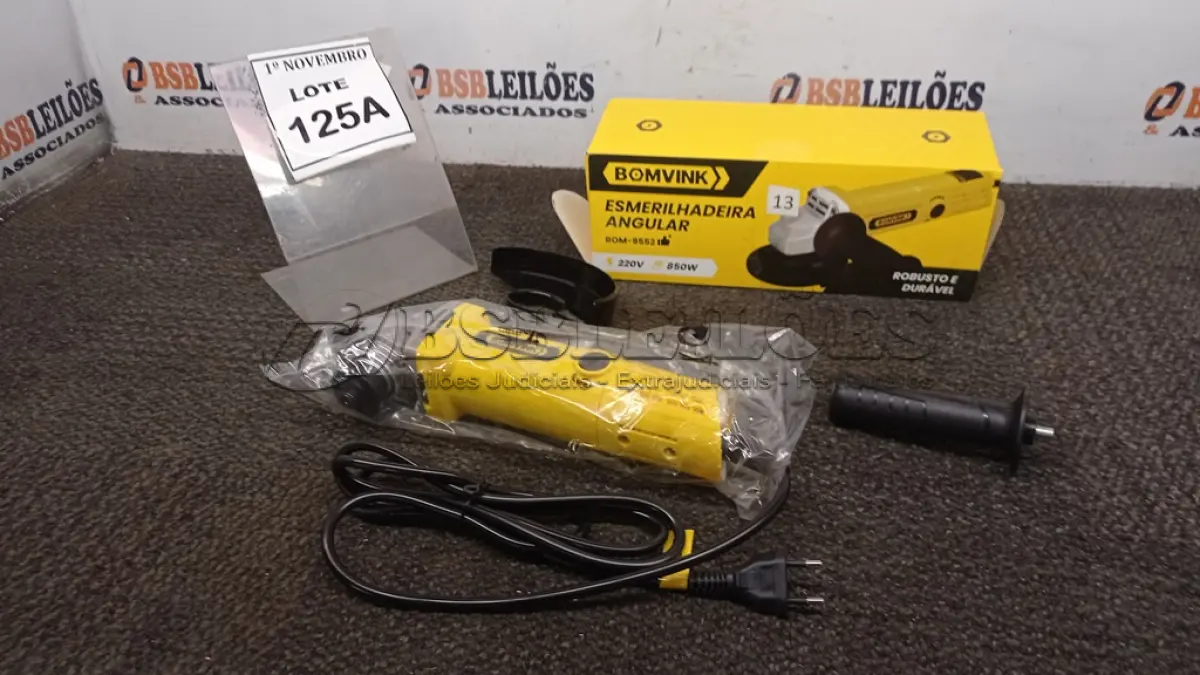 LOTE 125 - 01 ESMERILHADEIRA ANGULAR 850W 220V (PRODUTO NOVO). (NO ESTADO) ATENÇÃO! FAZER A VISITAÇÃO ANTES DE ARREMATAR, NÃO SABEMOS SE FUNCIONA, LEILÃO NÃO TEM GARANTIA E NEM DEVOLUÇÃO, SUJEITO A POSSÍVEIS AVARIAS VISÍVEIS/OCULTAS E/OU AUSÊNCIA DE COMPONENTES.