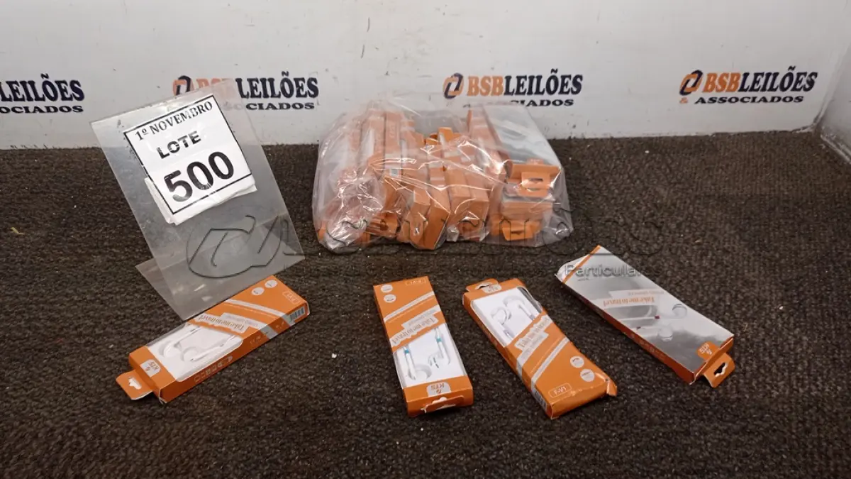 LOTE 500 - 01 LOTE COM VÁRIOS FONES DE OUVIDO. (NO ESTADO) ATENÇÃO! FAZER A VISITAÇÃO ANTES DE ARREMATAR, NÃO SABEMOS SE FUNCIONA, LEILÃO NÃO TEM GARANTIA E NEM DEVOLUÇÃO, SUJEITO A POSSÍVEIS AVARIAS VISÍVEIS/OCULTAS E/OU AUSÊNCIA DE COMPONENTES.