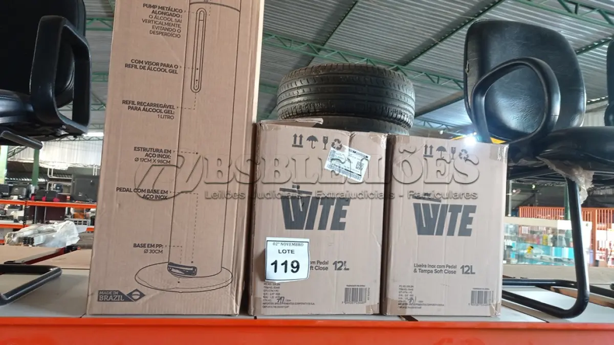 LOTE 119 - 02 LIXEIRAS INOX SEM TAMPA E 01 DISPENSE DE ÁLCOOL EM GEL COM PEDAL. (NO ESTADO) ATENÇÃO! FAZER A VISITAÇÃO ANTES DE ARREMATAR, NÃO SABEMOS SE FUNCIONA, LEILÃO NÃO TEM GARANTIA E NEM DEVOLUÇÃO, SUJEITO A POSSÍVEIS AVARIAS VISÍVEIS/OCULTAS E/OU AUSÊNCIA DE COMPONENTES.