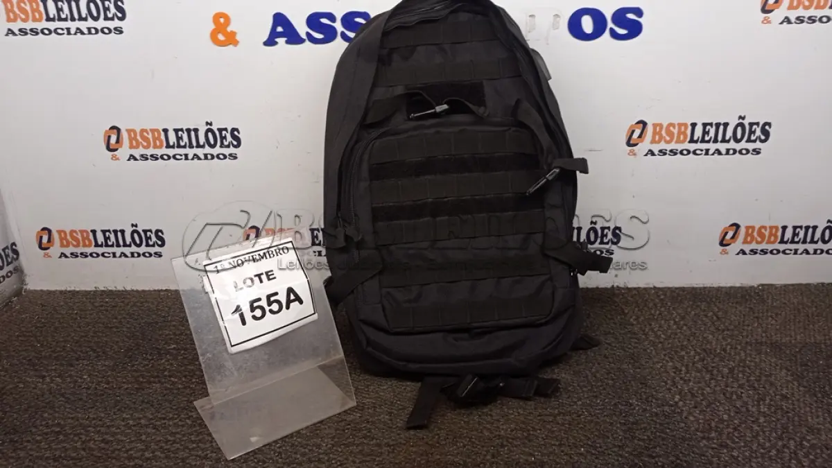 LOTE 155 - 01 MOCHILA TÁTICA MILITAR 40 LITROS RESISTENTE A ÁGUA ENTRADA DE USB/FONE (PRODUTO NOVO). (NO ESTADO) ATENÇÃO! FAZER A VISITAÇÃO ANTES DE ARREMATAR, NÃO SABEMOS SE FUNCIONA, LEILÃO NÃO TEM GARANTIA E NEM DEVOLUÇÃO, SUJEITO A POSSÍVEIS AVARIAS VISÍVEIS/OCULTAS E/OU AUSÊNCIA DE COMPONENTES.