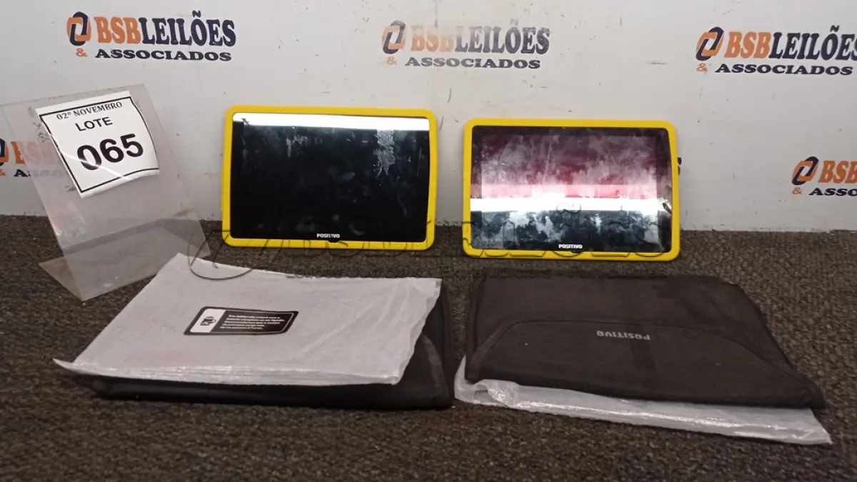 LOTE 065 - 02 TABLETS MARCA POSITIVO COM CAPA. (NO ESTADO) ATENÇÃO! FAZER A VISITAÇÃO ANTES DE ARREMATAR, NÃO SABEMOS SE FUNCIONA, LEILÃO NÃO TEM GARANTIA E NEM DEVOLUÇÃO, SUJEITO A POSSÍVEIS AVARIAS VISÍVEIS/OCULTAS E/OU AUSÊNCIA DE COMPONENTES.