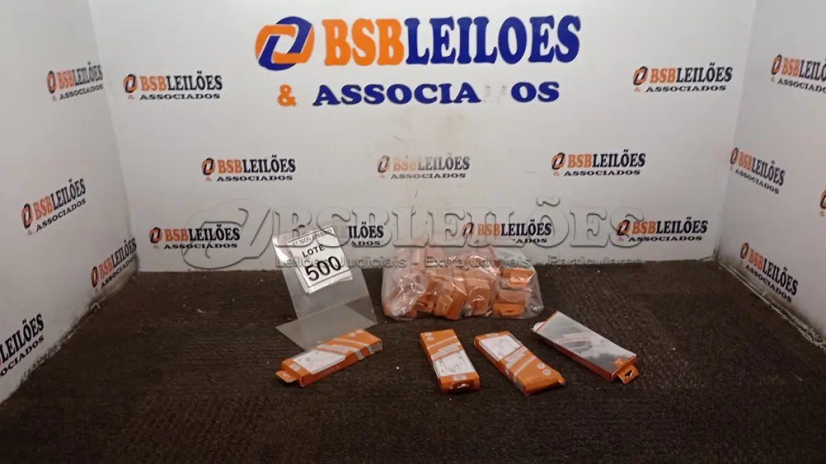 LOTE 500 - 01 LOTE COM VÁRIOS FONES DE OUVIDO. (NO ESTADO) ATENÇÃO! FAZER A VISITAÇÃO ANTES DE ARREMATAR, NÃO SABEMOS SE FUNCIONA, LEILÃO NÃO TEM GARANTIA E NEM DEVOLUÇÃO, SUJEITO A POSSÍVEIS AVARIAS VISÍVEIS/OCULTAS E/OU AUSÊNCIA DE COMPONENTES.