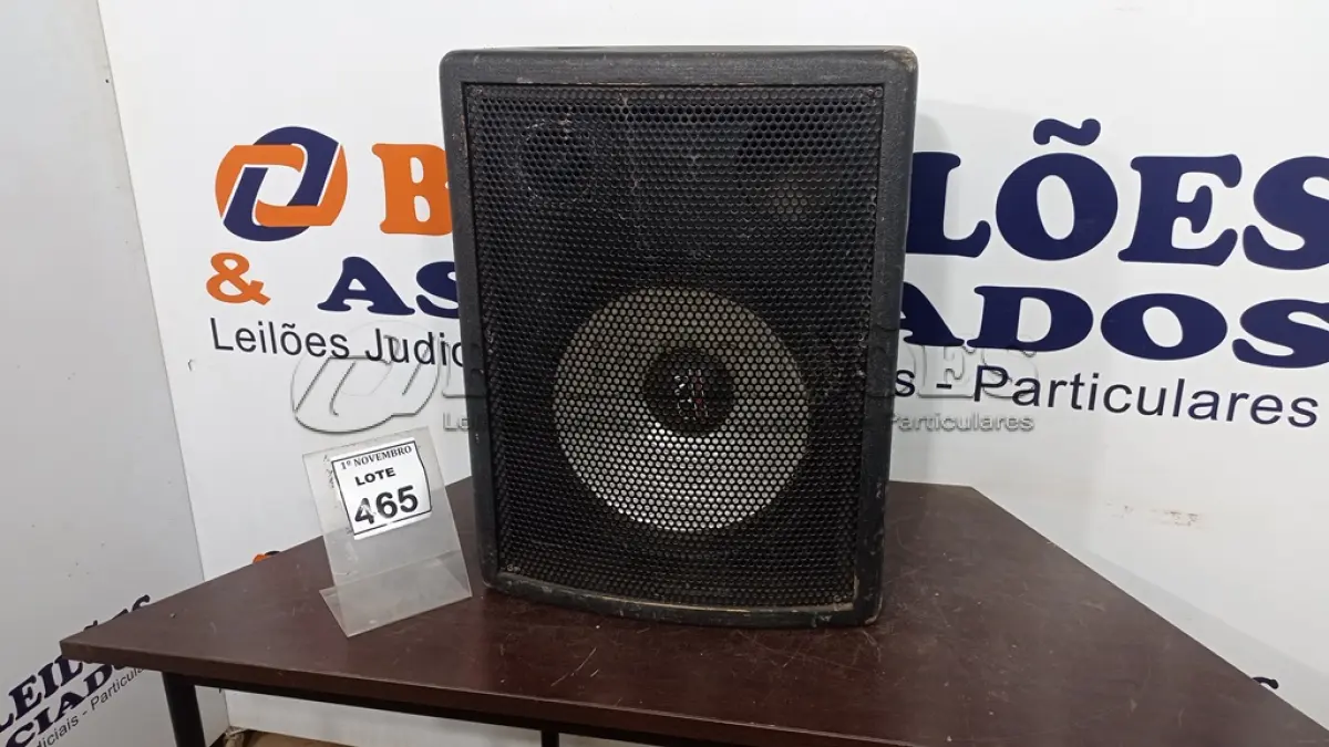 LOTE 465 - 01 CAIXA DE SOM PROFISSIONAL. (NO ESTADO) ATENÇÃO! FAZER A VISITAÇÃO ANTES DE ARREMATAR, NÃO SABEMOS SE FUNCIONA, LEILÃO NÃO TEM GARANTIA E NEM DEVOLUÇÃO, SUJEITO A POSSÍVEIS AVARIAS VISÍVEIS/OCULTAS E/OU AUSÊNCIA DE COMPONENTES.