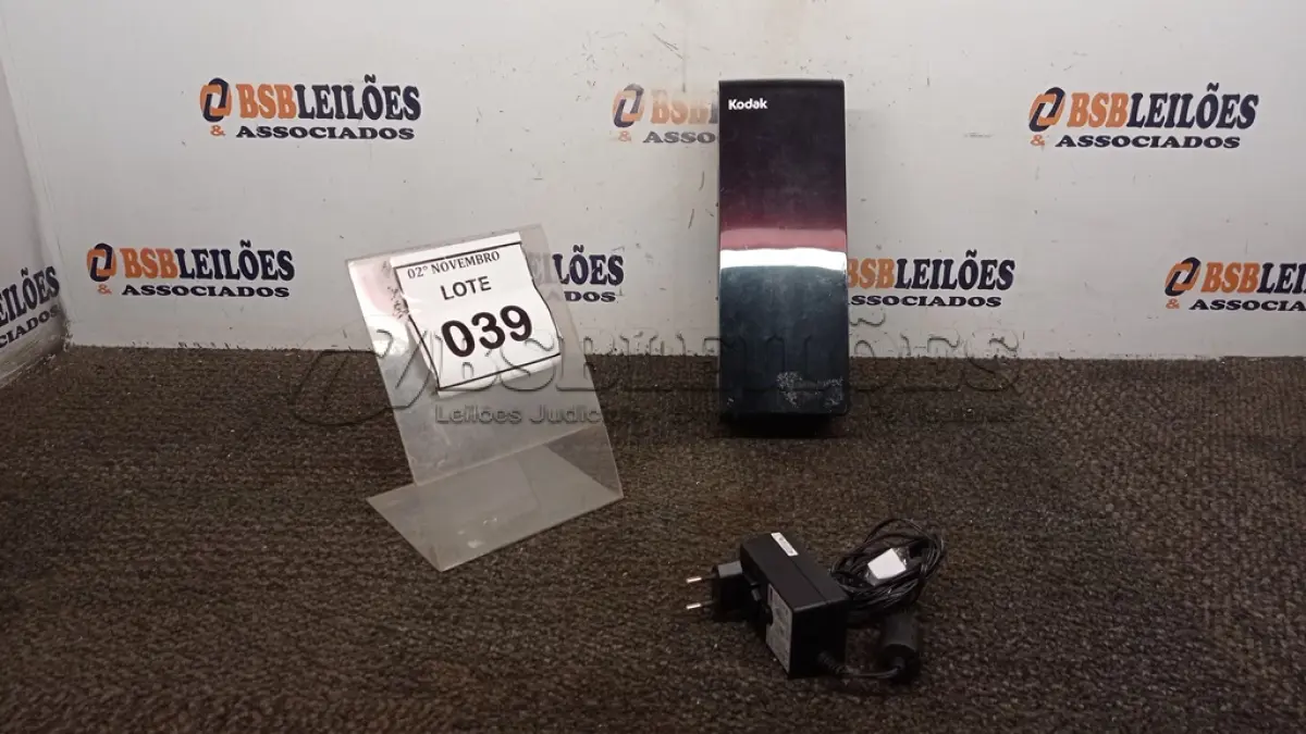 LOTE 039 - 01 SCANNER MODELO I940 MARCA KODAK COM FONTE. (NO ESTADO) ATENÇÃO! FAZER A VISITAÇÃO ANTES DE ARREMATAR, NÃO SABEMOS SE FUNCIONA, LEILÃO NÃO TEM GARANTIA E NEM DEVOLUÇÃO, SUJEITO A POSSÍVEIS AVARIAS VISÍVEIS/OCULTAS E/OU AUSÊNCIA DE COMPONENTES.