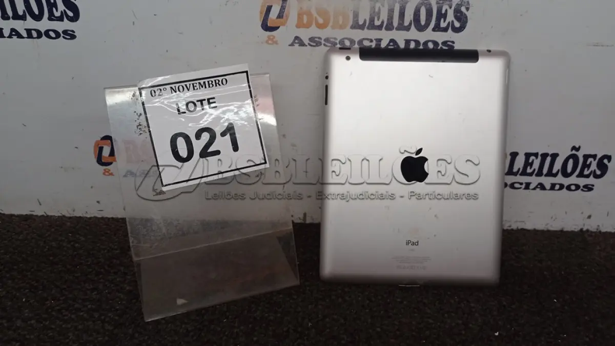 LOTE 021 - 01 IPAD APPLE 16GB. (NO ESTADO) ATENÇÃO! FAZER A VISITAÇÃO ANTES DE ARREMATAR, NÃO SABEMOS SE FUNCIONA, LEILÃO NÃO TEM GARANTIA E NEM DEVOLUÇÃO, SUJEITO A POSSÍVEIS AVARIAS VISÍVEIS/OCULTAS E/OU AUSÊNCIA DE COMPONENTES.