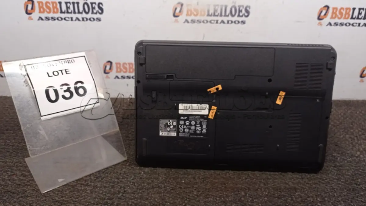 LOTE 036 - 01 NOTEBOOK MARCA ACER. (NO ESTADO) ATENÇÃO! FAZER A VISITAÇÃO ANTES DE ARREMATAR, NÃO SABEMOS SE FUNCIONA, LEILÃO NÃO TEM GARANTIA E NEM DEVOLUÇÃO, SUJEITO A POSSÍVEIS AVARIAS VISÍVEIS/OCULTAS E/OU AUSÊNCIA DE COMPONENTES.