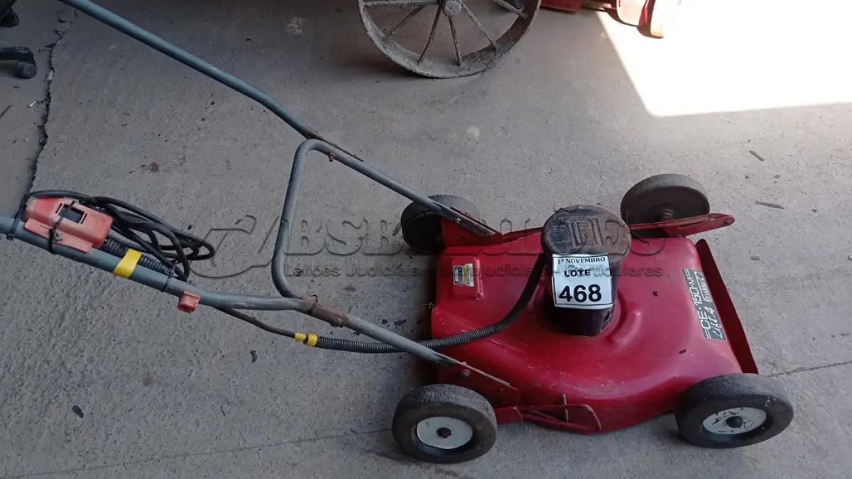 LOTE 468 - 01 MÁQUINA DE CORTAR GRAMA MARCA BRUDDEN. (NO ESTADO) ATENÇÃO! FAZER A VISITAÇÃO ANTES DE ARREMATAR, NÃO SABEMOS SE FUNCIONA, LEILÃO NÃO TEM GARANTIA E NEM DEVOLUÇÃO, SUJEITO A POSSÍVEIS AVARIAS VISÍVEIS/OCULTAS E/OU AUSÊNCIA DE COMPONENTES.